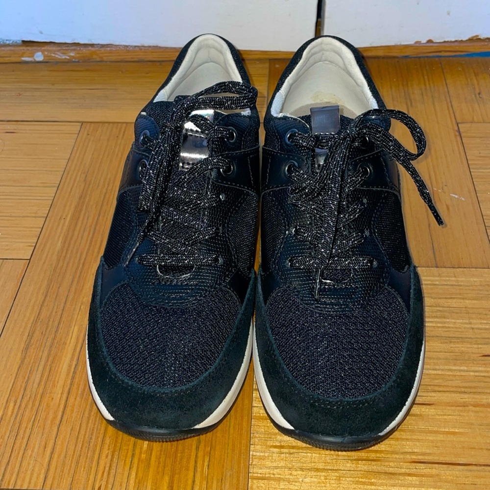 💜OFFERS💜 - GEOX Black Sneakers!!